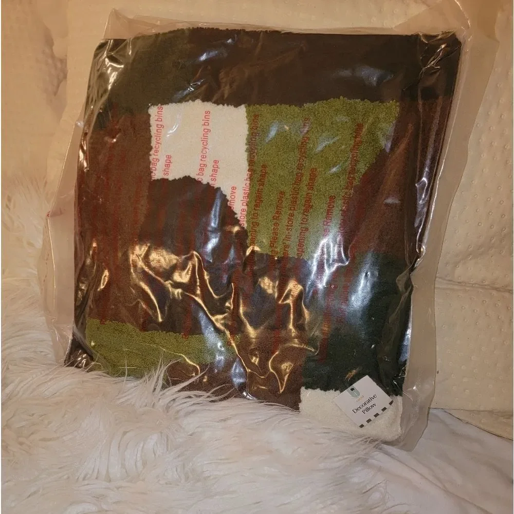🆕️💠Square Geo Pillow from Bullseye's Playground